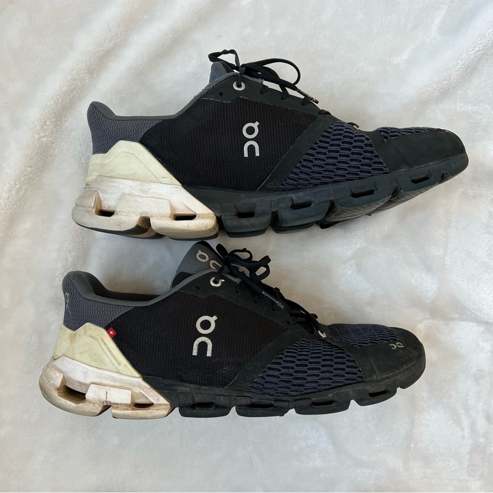 On Running Cloudflyer Men's Black / White Sneakers, Men's Size 10.5 - Picture 1 of 8